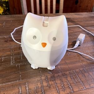 Skiphop owl sound machine and projector